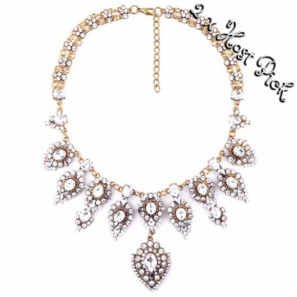 Jewelry - Last 1! Crystal Flower Statement Necklace